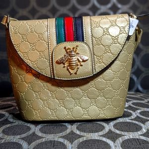 Bee crossbody bag
